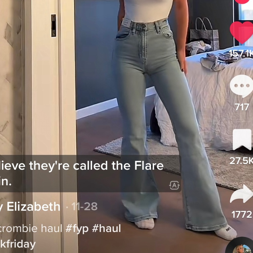 Brand new Abercrombie high rise flared jeans